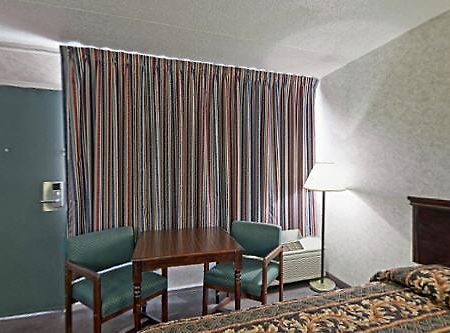 America'S Best Value Inn & Suites - Memphis/Graceland 客房 照片