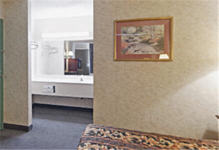 America'S Best Value Inn & Suites - Memphis/Graceland 客房 照片